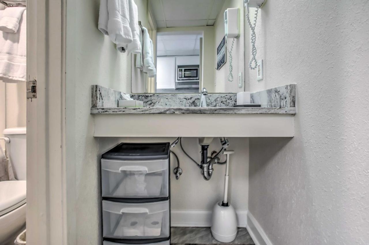Airy Oceanfront Myrtle Beach Condo With Balcony 외부 사진